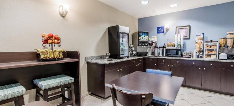 乔治敦麦客达套房酒店(Microtel Inn & Suites by Wyndham Georgetown)图片