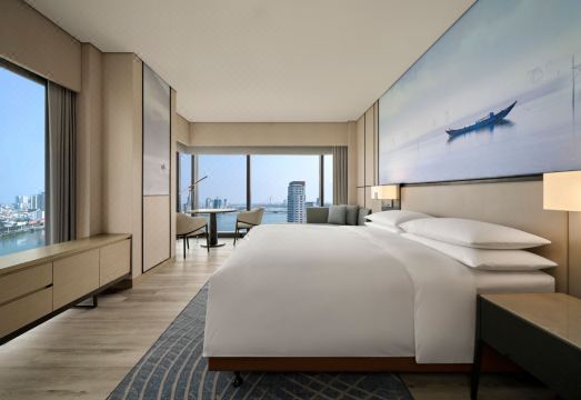 Courtyard by Marriott Danang Han River Hotel Overview