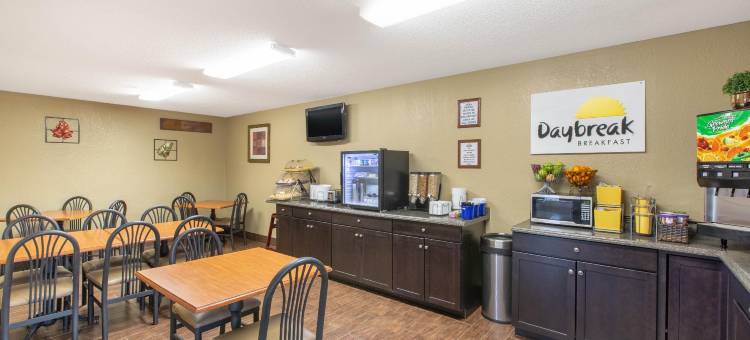 萨莱纳I-70温德姆戴斯酒店(Days Inn by Wyndham Salina I-70)图片