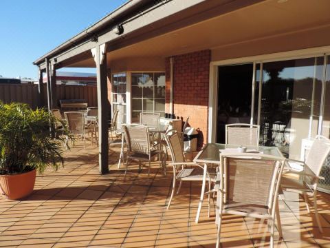 Burke & Wills Mt Isa Hotel Overview