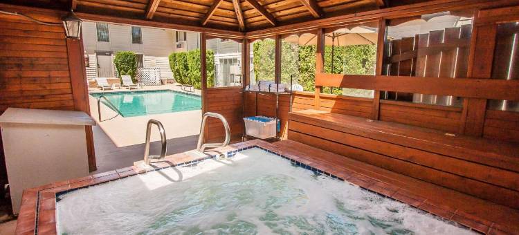 温哥华品质酒店及套房 - 黑泽尔戴尔(Quality Inn & Suites Vancouver - Hazel Dell)图片