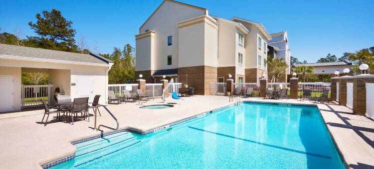 海恩斯维尔斯图尔特堡万枫酒店(Fairfield Inn & Suites Hinesville Fort Stewart)图片