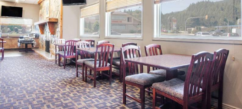 卡斯尔加温德姆速8酒店(Super 8 by Wyndham Castlegar BC)图片