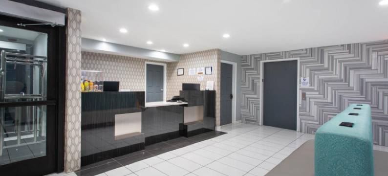 夏洛特大学温德姆呗盟酒店(Baymont by Wyndham Charlotte University)图片