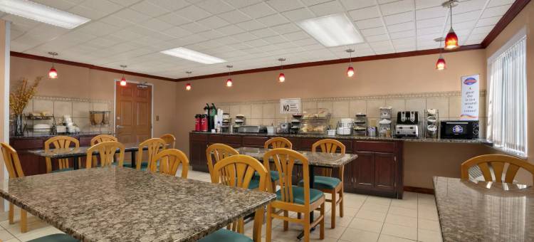 沙利文温德姆呗盟酒店(Baymont by Wyndham Sullivan)图片