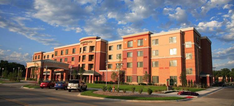 奥马哈阿克萨本村万怡酒店(Courtyard Omaha Aksarben Village)图片