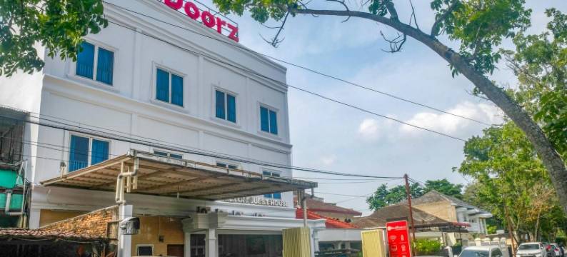 红门酒店-近爱马仕皇宫棉兰波罗尼亚(RedDoorz Near Hermes Place Polonia Medan)图片