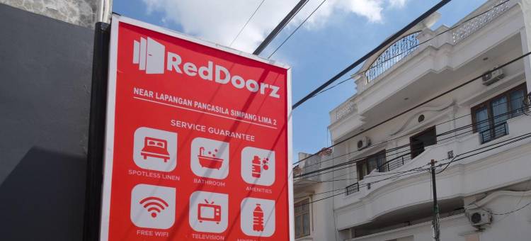 红门酒店-近三宝垄腾特雷姆商场(RedDoorz Near Tentrem Mall Semarang)图片