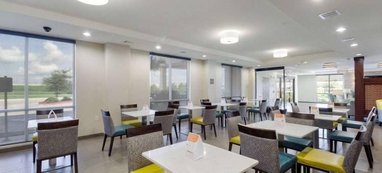 北维多利亚舒适套房酒店(Comfort Inn & Suites Victoria North)图片