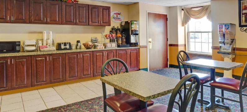 路易斯威尔-博览中心温德姆速8酒店(Super 8 by Wyndham Louisville/Expo Center)图片