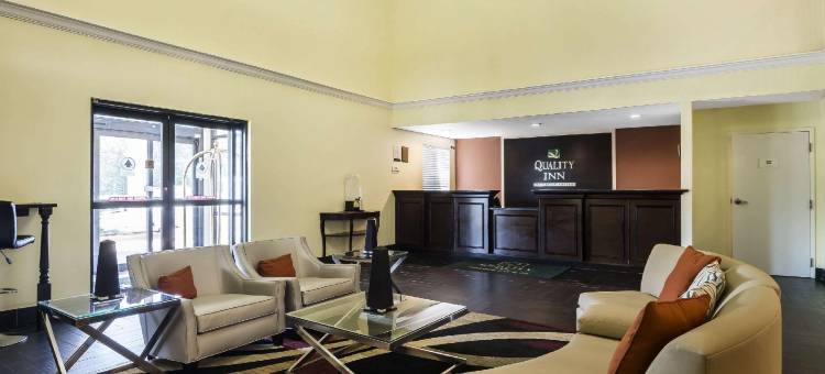 凤凰城哥伦布凯艺酒店(Quality Inn Phenix City Columbus)图片