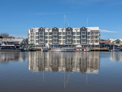 朗塞斯顿海港派珀斯酒店