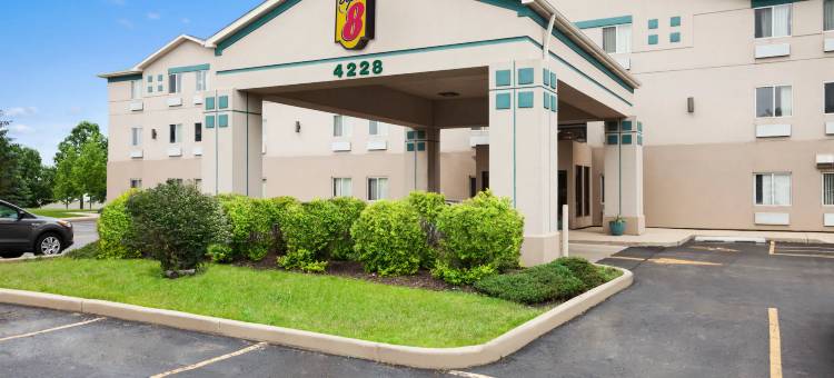 奥罗拉-内珀维尔地区速8酒店(Super 8 by Wyndham Aurora/Naperville Area)图片