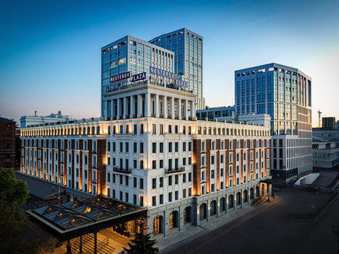 涅斯捷罗夫广场假日酒店