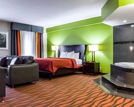 迈尔斯堡- I-75 凯艺全套房酒店(Quality Suites Fort Myers Airport I-75)