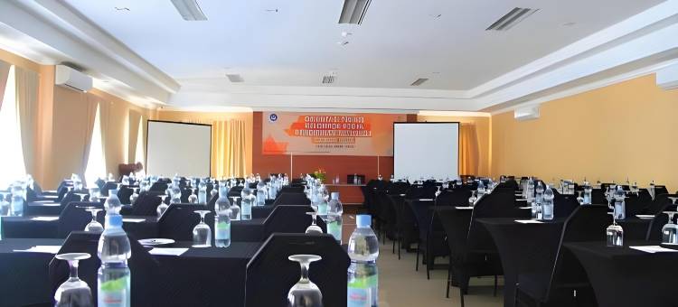 勒塞玛尔酒店-瑟朗(Le Semar Hotel Serang)图片