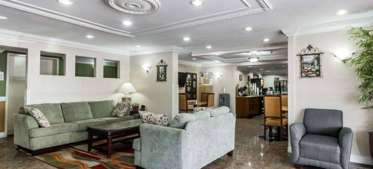 亚特兰大机场南凯艺套房酒店(Quality Inn & Suites Atlanta Airport South)图片