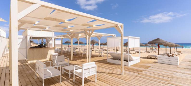 圣港岛套房(Vila Baleira Suites)图片