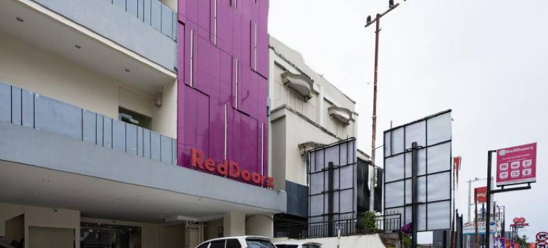 红门酒店普拉斯@UNO美拉克街萨马林达(RedDoorz Plus @ Uno Jalan Merak Samarinda)图片