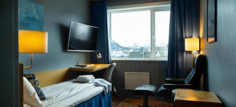 韦斯特内斯峡湾酒店(Vestnes Fjordhotell)图片