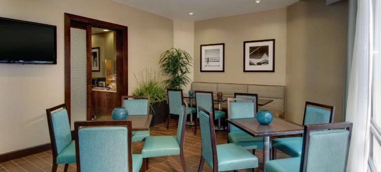 希尔顿欢朋套房酒店-密尔沃基市区(Hampton Inn & Suites Milwaukee-Downtown)图片