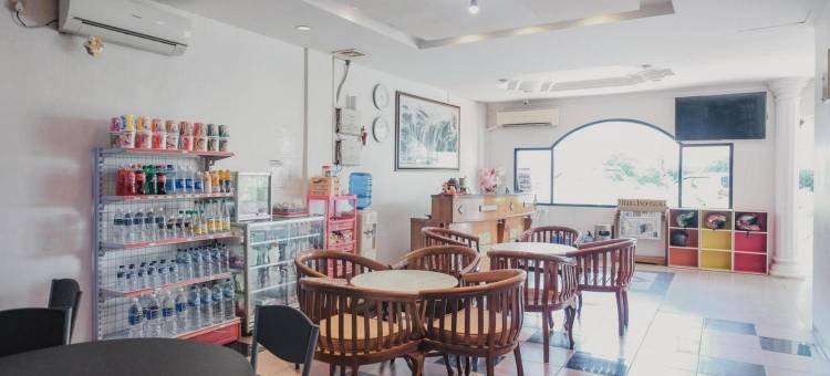 红多兹酒店-近巴淡岛名古屋山购物中心5号(Reddoorz Near Nagoya Hill Mall Batam 5)图片