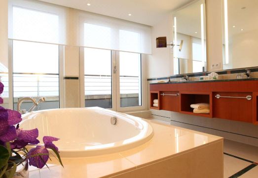 Atlantic Hotel Wilhelmshaven Hotel Overview