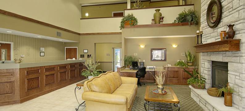 托皮卡-福布斯登陆温德姆速8酒店(Super 8 by Wyndham Topeka at Forbes Landing)图片