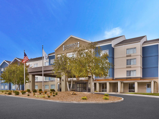 匹兹堡机场Staybridge套房酒店