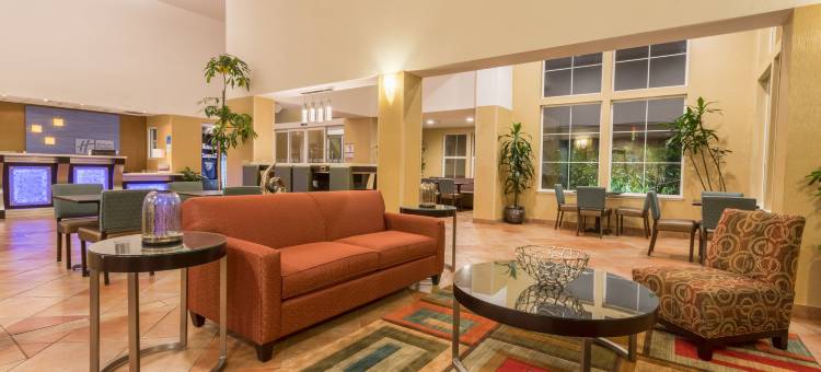 智选假日套房酒店曼特卡南 - 斯托克顿区(Holiday Inn Express & Suites Manteca City Center)图片