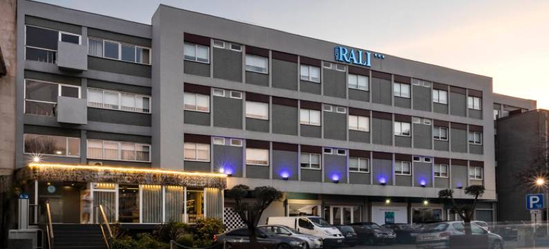 拉里维亚纳酒店(Hotel Rali Viana)图片