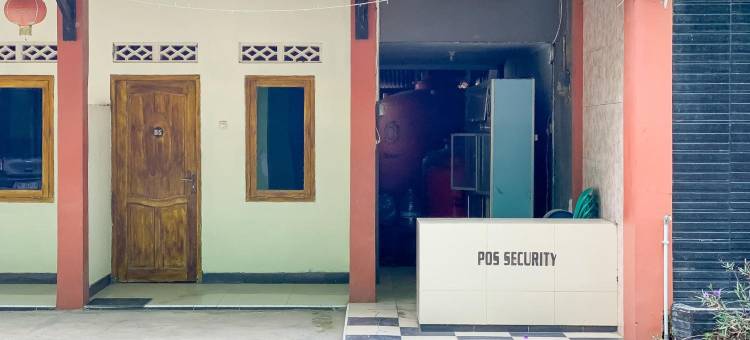 阿尤帕马努坎格斯特豪斯瑞德帕特纳尔(Penginapan Losmen Ayu Pamanukan RedPartner)图片