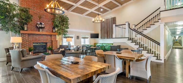 大学公园贝斯特韦斯特优质套房酒店(Best Western Plus University Park Inn  Suites)图片