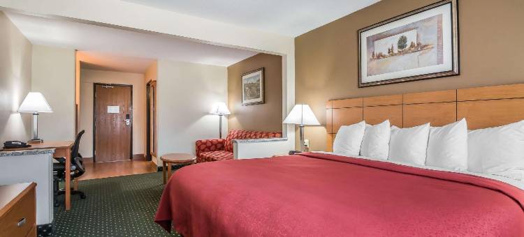 科拉尔维尔爱荷华河兰丁凯艺酒店(Quality Inn Coralville - Iowa River Landing)图片