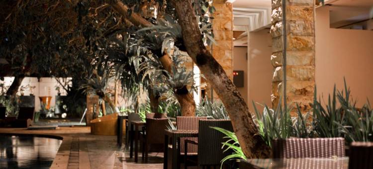 苏里亚肯卡纳海边酒店(Surya Kencana Seaside Hotel)图片