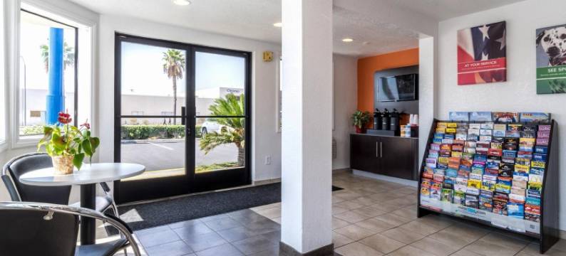 阿纳海姆6号汽车旅馆 - 富勒顿东(Motel 6 Anaheim, CA - Fullerton East)图片