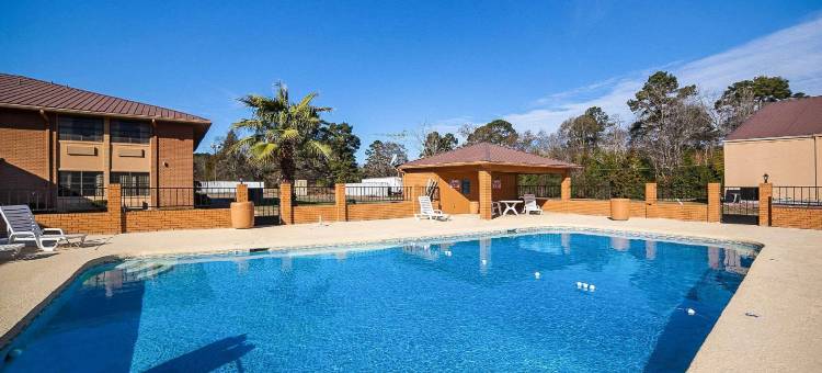 马绍尔波茵特克拉丽奥酒店(Clarion Pointe Marshall)图片