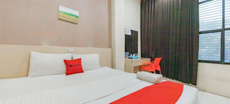 红门酒店-近帕萨尔塔拉蓬斯灵班加马辛(RedDoorz near Pasar Tarapung Siring Banjarmasin)图片