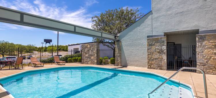 米切尔堡辛辛那提地区温德姆速8酒店(Super 8 by Wyndham Fort Mitchell Cincinnati Area)图片