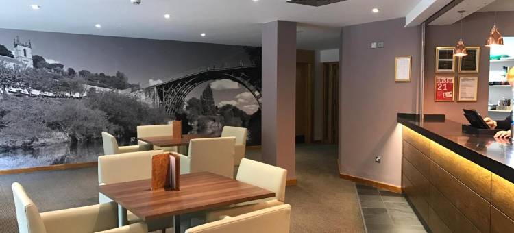 特尔福德铁桥温德姆华美达酒店(Ramada by Wyndham Telford Ironbridge)图片