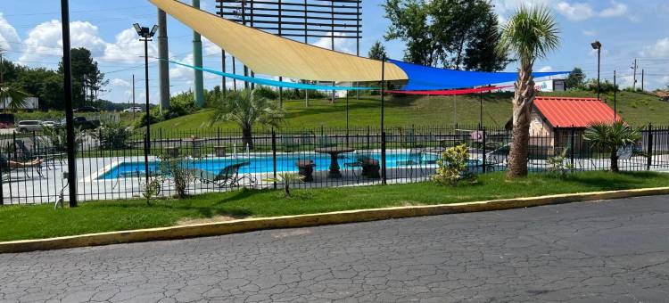 卡特斯维尔乡村壁炉套房酒店(Country Hearth Inn & Suites Cartersville)图片