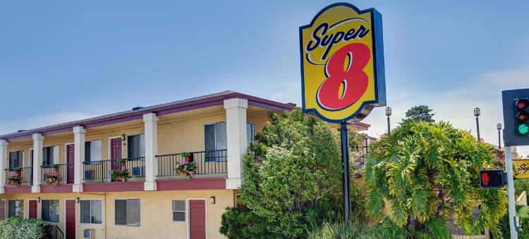 圣克鲁斯/海滩浮桥东速 8 酒店(Super 8 by Wyndham Santa Cruz/Beach Boardwalk East)图片