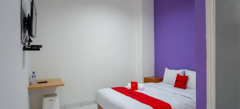 红多兹酒店-近肯德尔卡里翁古广场(RedDoorz Near Alun Alun Kaliwungu Kendal)图片