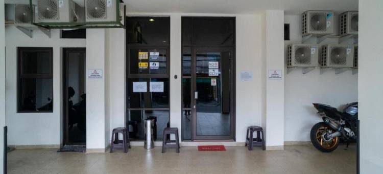 哈托诺茵塞图兰红门酒店合作店(Hartono Inn Seturan Mitra RedDoorz)图片