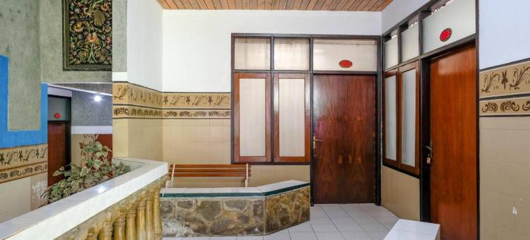 RedDoorz Near Jawa Timur Park 1图片