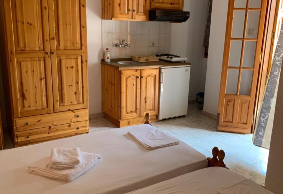 Dafnis Studios Hotel Overview