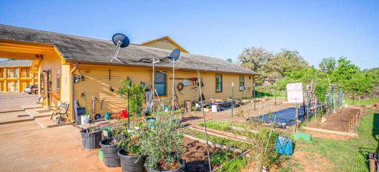 Regency Inn By OYO 罗克代尔TX(Regency Inn by OYO Rockdale TX)图片