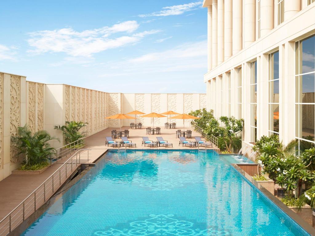 Taj Santacruz Over view