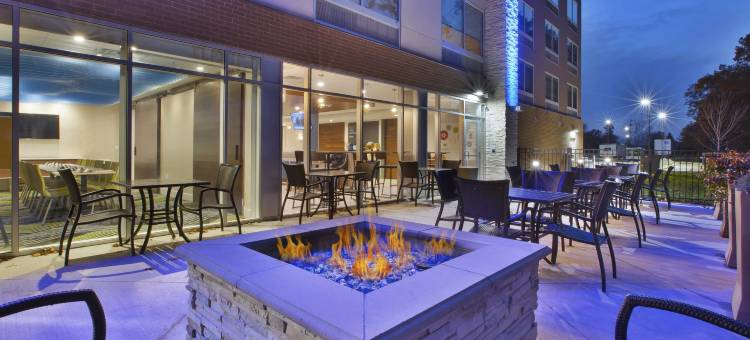 大急流城机场北智选假日套房酒店(Holiday Inn Express & Suites Grand Rapids - Airport North)图片