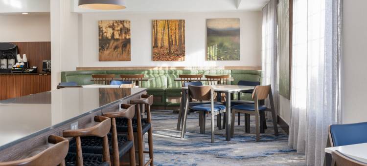 辛辛那提东门万枫套房酒店(Fairfield Inn & Suites Cincinnati Eastgate)图片